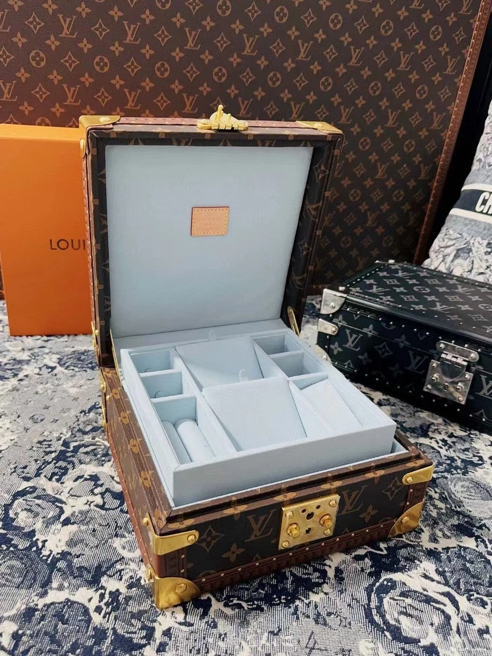 LV BOX CUSTOM JEWELRY 0807
